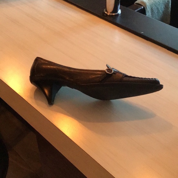 Shoes - Picture 4 of 4